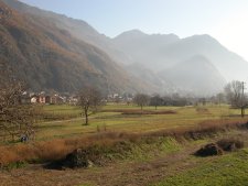 Panorama sulla piana di Arnad (14779 bytes)